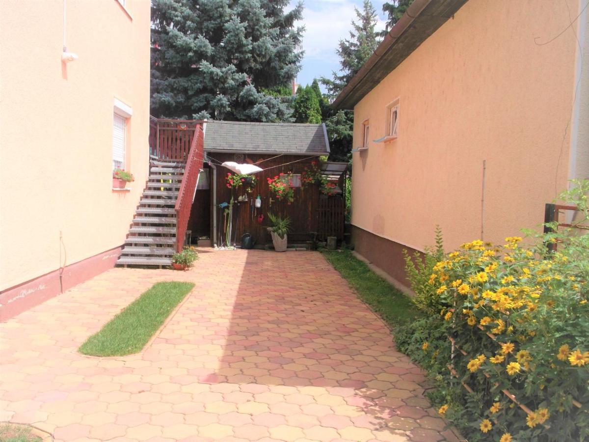 Big Apartman Hajduszoboszlo Exterior photo